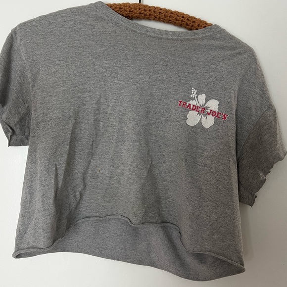 TRADER JOES GREY CROP TOP - Picture 2 of 5